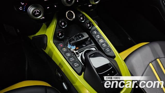 Aston Martin 밴티지 2세대 4.0 V8 купе, 2020 18
