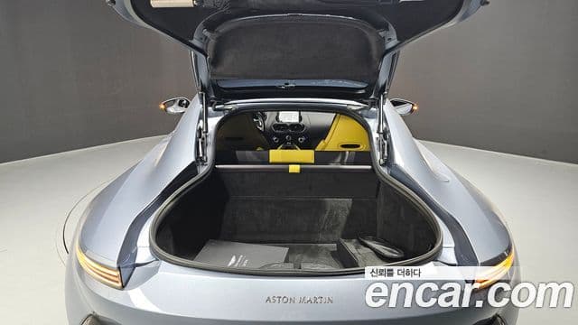 Aston Martin 밴티지 2세대 4.0 V8 купе, 2020 20