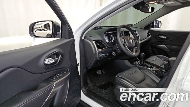 Jeep Cherokee(KL) 2.4 Limited AWD, 2022 10