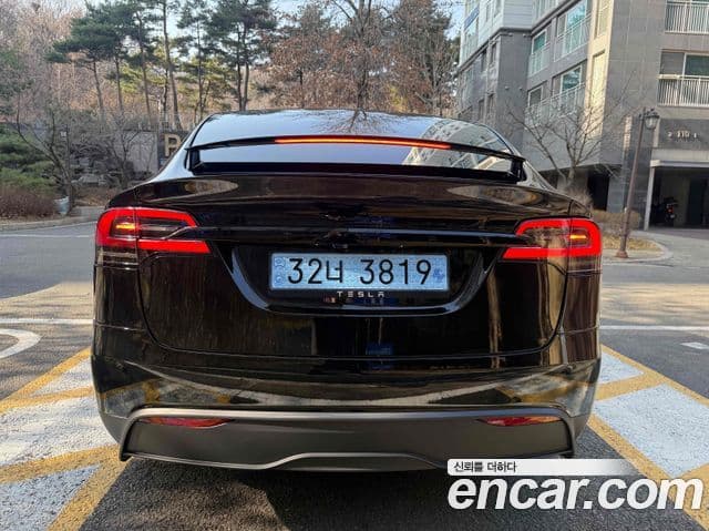 Tesla модель X Long Range, 2026 4