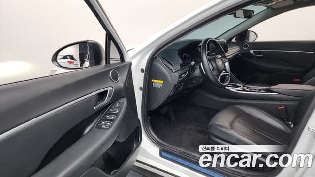 Hyundai Sonata (DN8) Premium Family, 2020 10