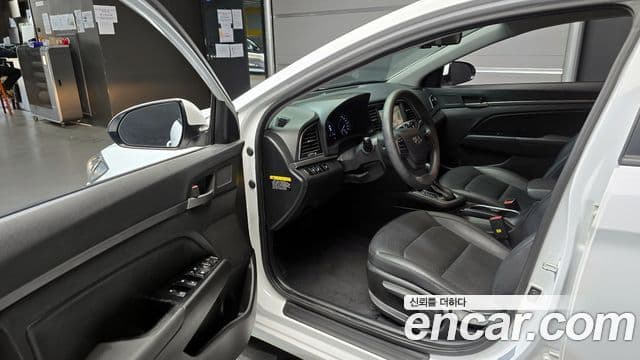 Hyundai Avante AD 1.6 GDI Value Plus, 2017 11