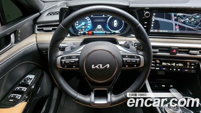 Kia K5 гибрид 3세대 Signature, 2023 13