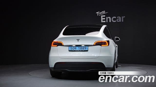 Tesla модель Y Standard Range RWD, 2021 4