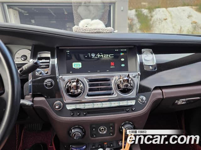 Rolls-Royce 고스트 6.6 EWB V12, 2016 9