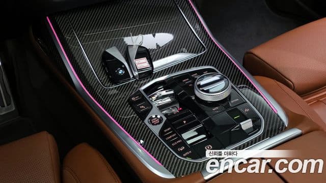 BMW X7 (G07) xDrive 40i M Sport 6인승, 2025 9