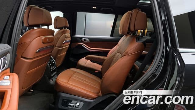 BMW X7 (G07) xDrive 40i M Sport 6인승, 2025 12