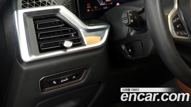 BMW X7 (G07) xDrive 40i M Sport 6인승, 2025 14