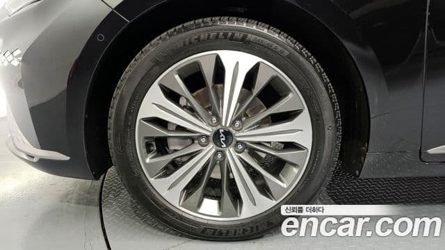 Kia K8 гибрид Signature, 2023 все фото