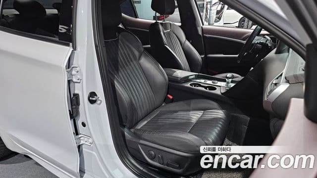 Genesis G70 Elite, 2019 10