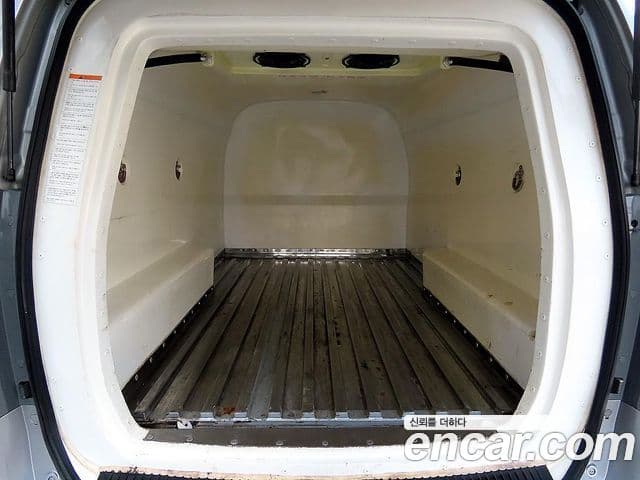 Hyundai Grand Starex Refrigerated Truck, 2012 14