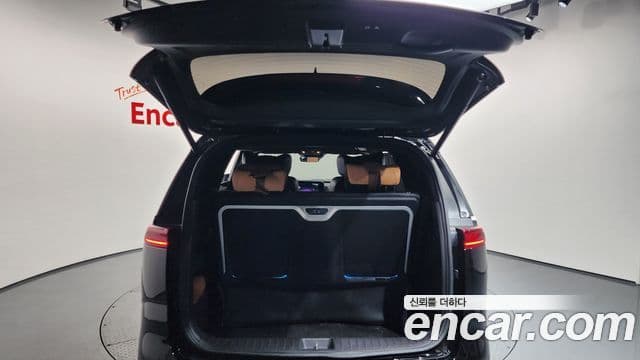 Kia Carnival 4세대 бензин 9인승 High Limousine(компания по спецнадстройкам), 2023 20