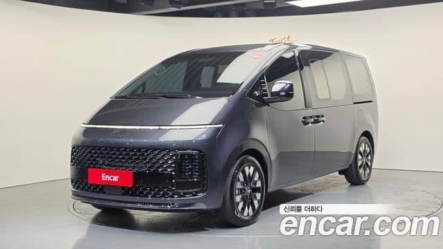 Hyundai Staria Prestige, 2025 1