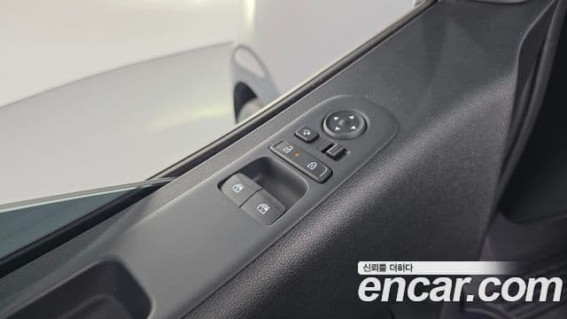 Hyundai Staria Prestige, 2025 12