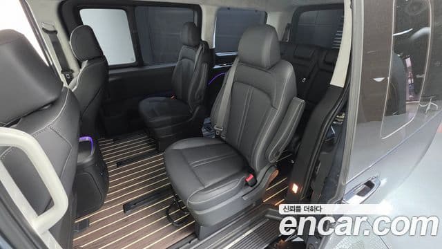 Hyundai Staria Prestige, 2025 18