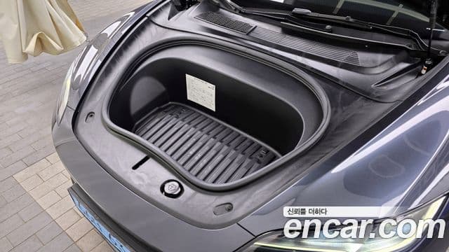 Tesla модель 3, 2025 6