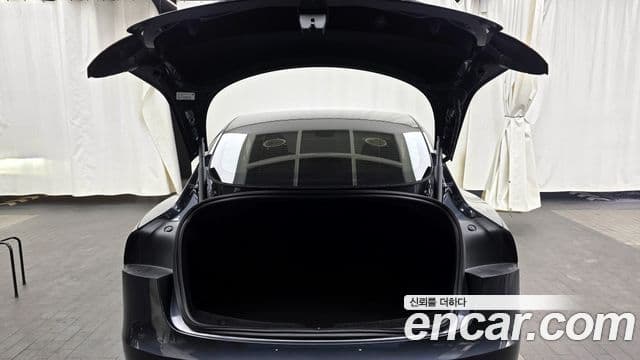 Tesla модель 3, 2025 20