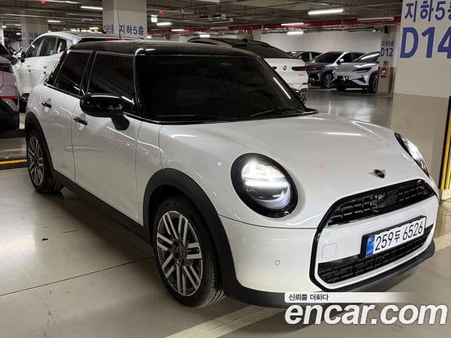 Mini Cooper C 4세대 5도어 Classic, 2026 2