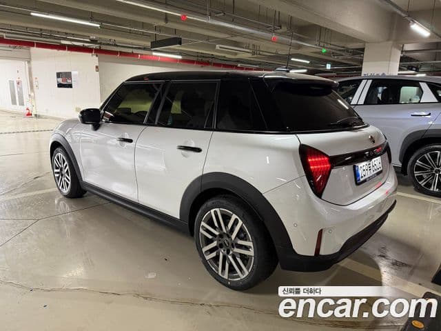Mini Cooper C 4세대 5도어 Classic, 2026 4