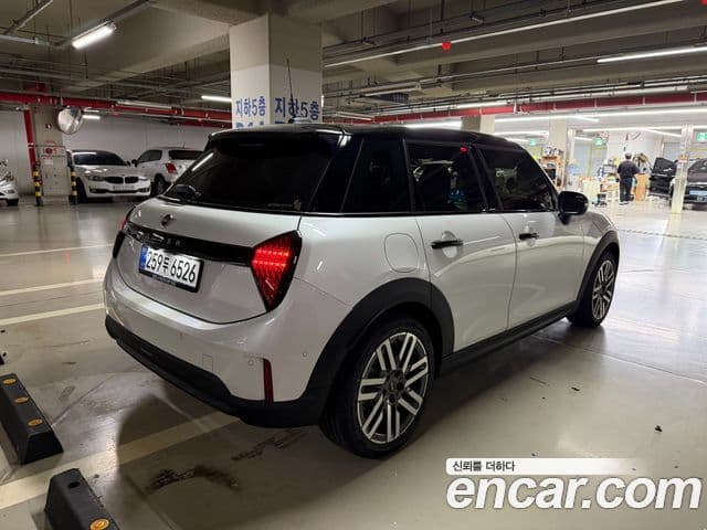 Mini Cooper C 4세대 5도어 Classic, 2026 все фото