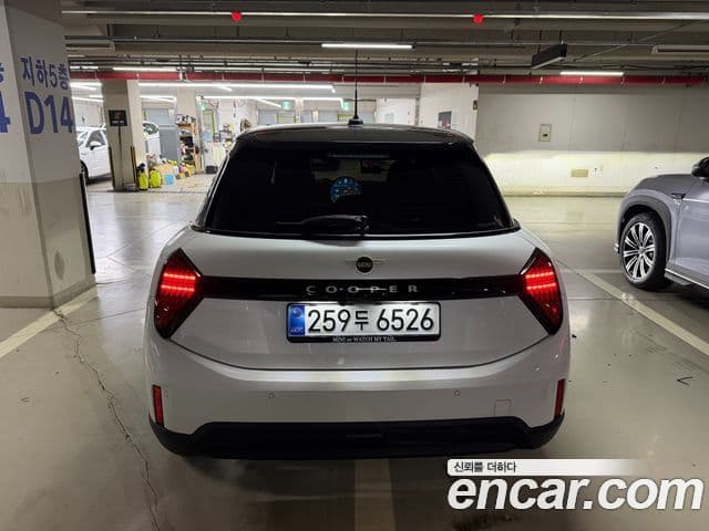 Mini Cooper C 4세대 5도어 Classic, 2026 17
