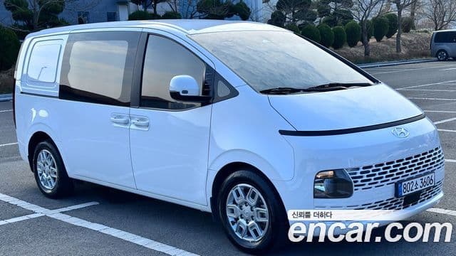 Hyundai Staria Modern, 2023 3
