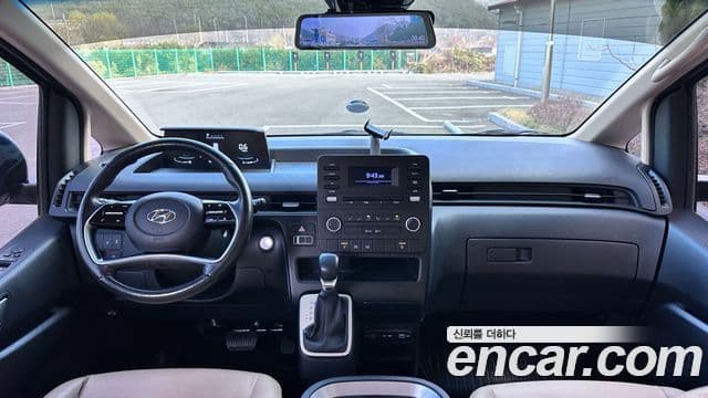 Hyundai Staria Modern, 2023 8