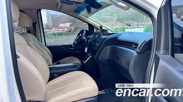 Hyundai Staria Modern, 2023 12