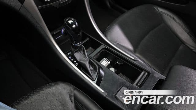 Hyundai YF Sonata Luxury, 2012 9