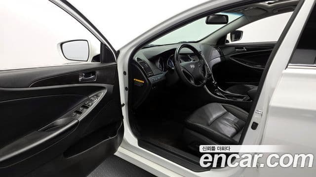 Hyundai YF Sonata Luxury, 2012 10