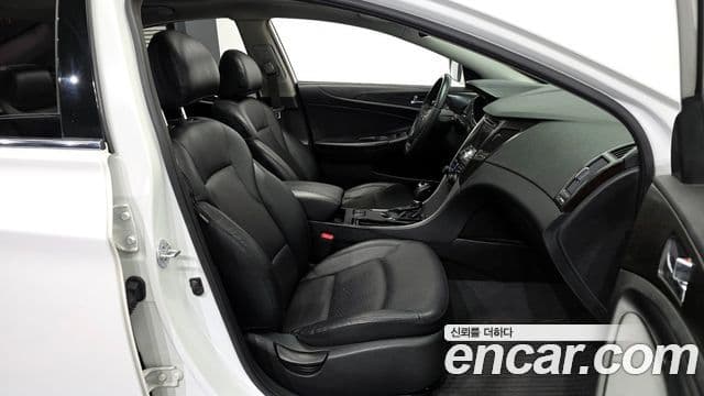 Hyundai YF Sonata Luxury, 2012 11