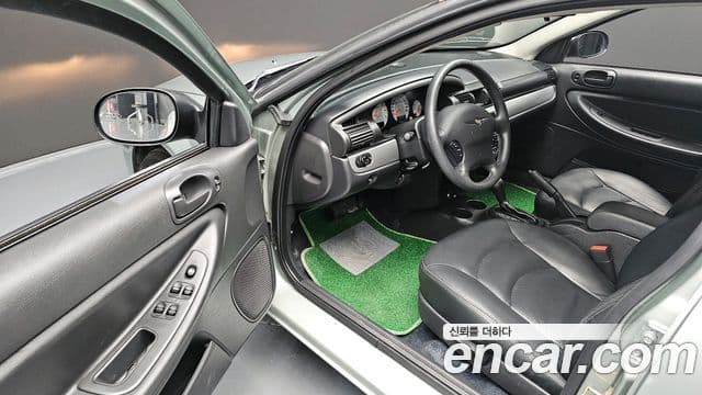 크라이슬러 세브링 2.7 Sedan, 2005 12
