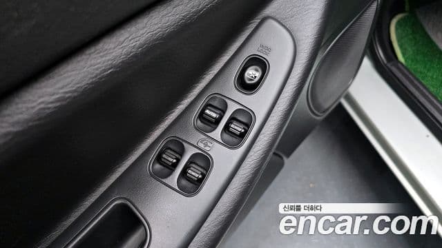 크라이슬러 세브링 2.7 Sedan, 2005 16