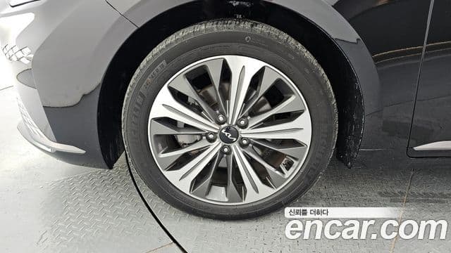 Kia K8 гибрид Signature, 2022 все фото