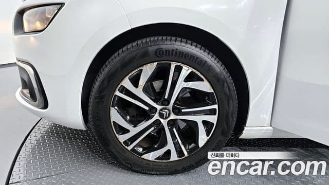 Ситроен / DS Grand C4 피카소 1.6 B-HDI Feel (название комплектации), 2018 все фото