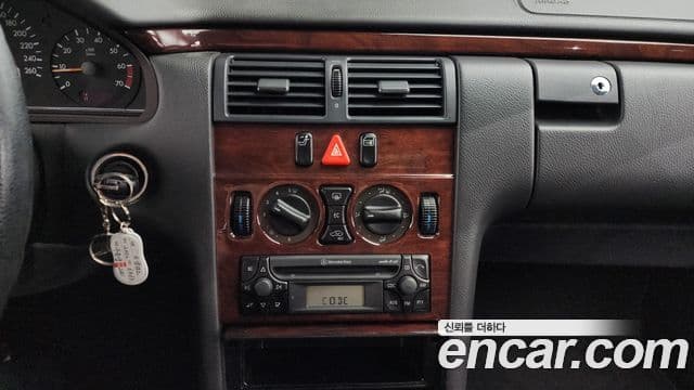 Mercedes-Benz E-класс W210, 2001 16