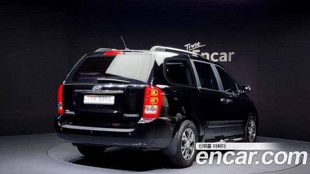 Kia Carnival R President, 2013 2