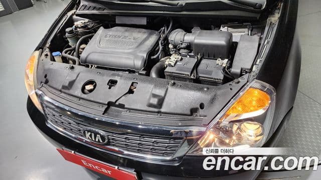 Kia Carnival R President, 2013 6