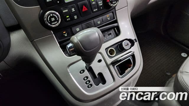 Kia Carnival R President, 2013 9