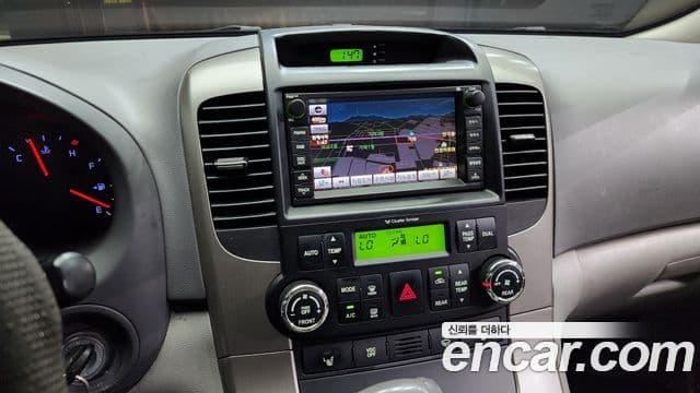 Kia Carnival R President, 2013 14