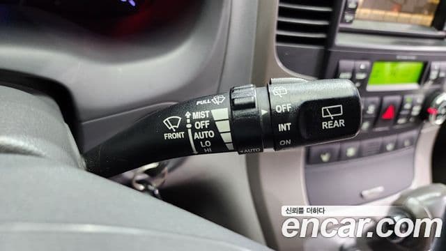 Kia Carnival R President, 2013 16