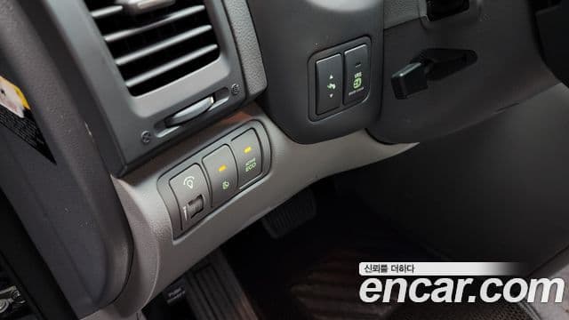 Kia Carnival R President, 2013 19