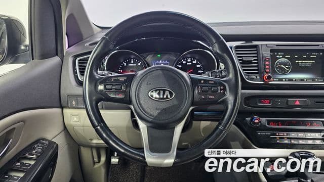 Kia All New Carnival Prestige, 2016 13