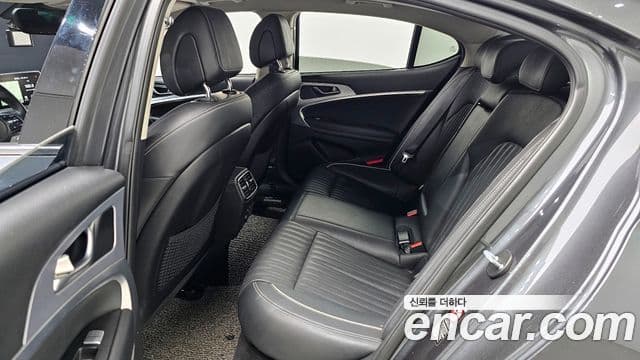 Genesis G70 Elite, 2019 12