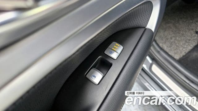 Genesis G70 Elite, 2019 19