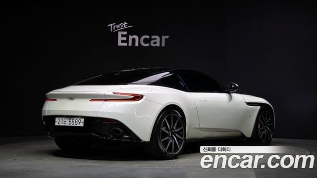 Aston Martin DB11 5.2 V12 купе, 2017 2