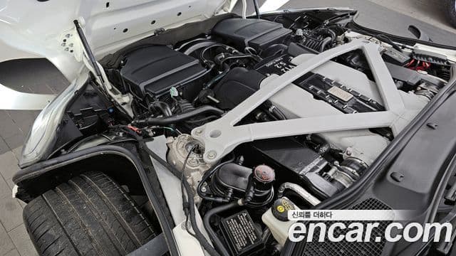 Aston Martin DB11 5.2 V12 купе, 2017 6