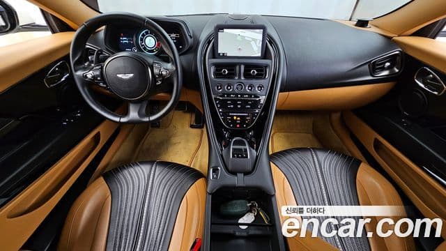 Aston Martin DB11 5.2 V12 купе, 2017 7