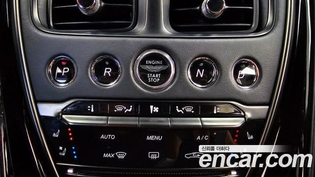 Aston Martin DB11 5.2 V12 купе, 2017 9