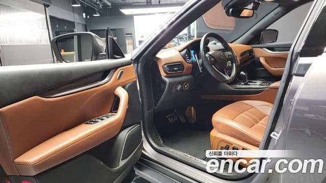 Maserati Levante 3.0 дизель AWD GranSport, 2018 10